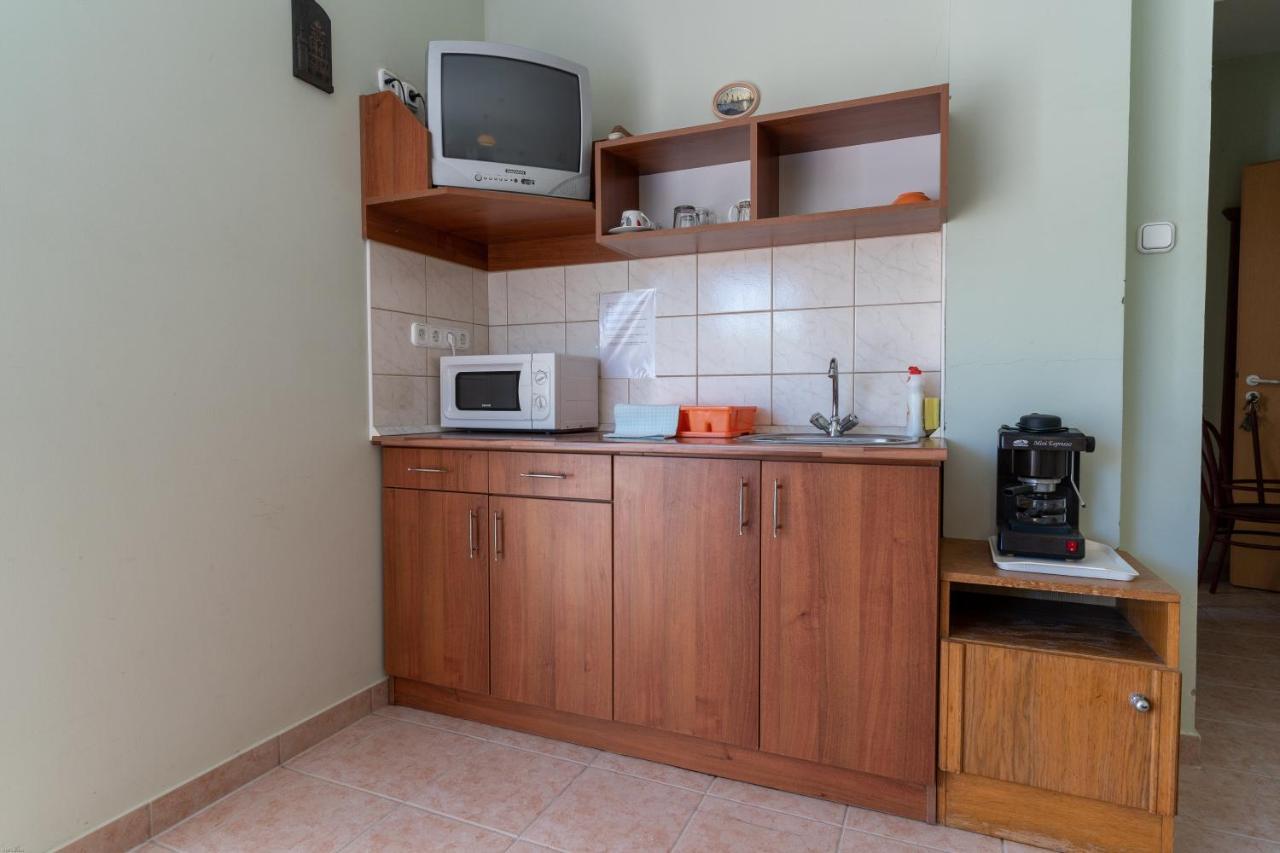 Izabella Panzio Bed & Breakfast Hajduszoboszlo Bagian luar foto
