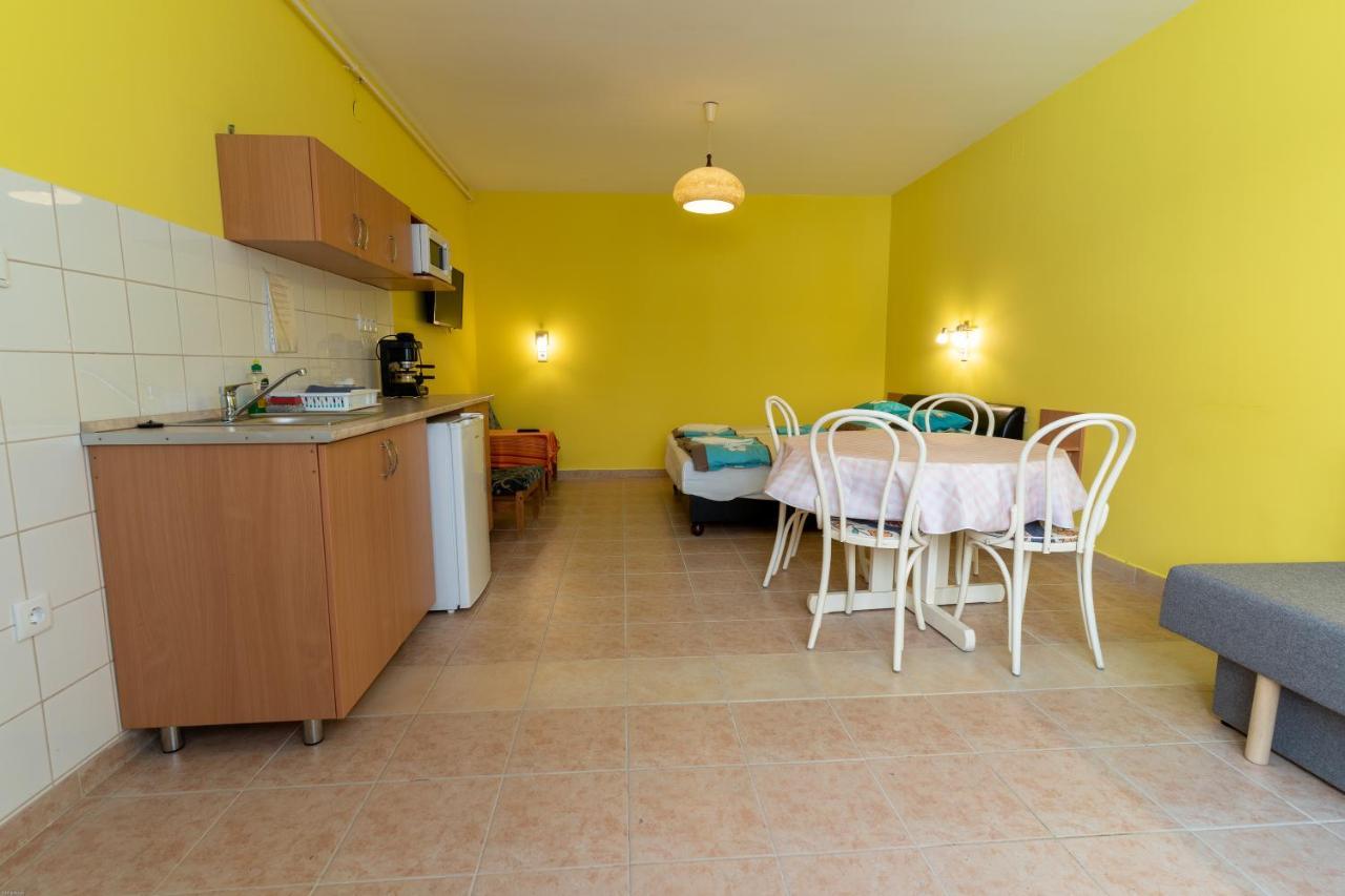 Izabella Panzio Bed & Breakfast Hajduszoboszlo Bagian luar foto