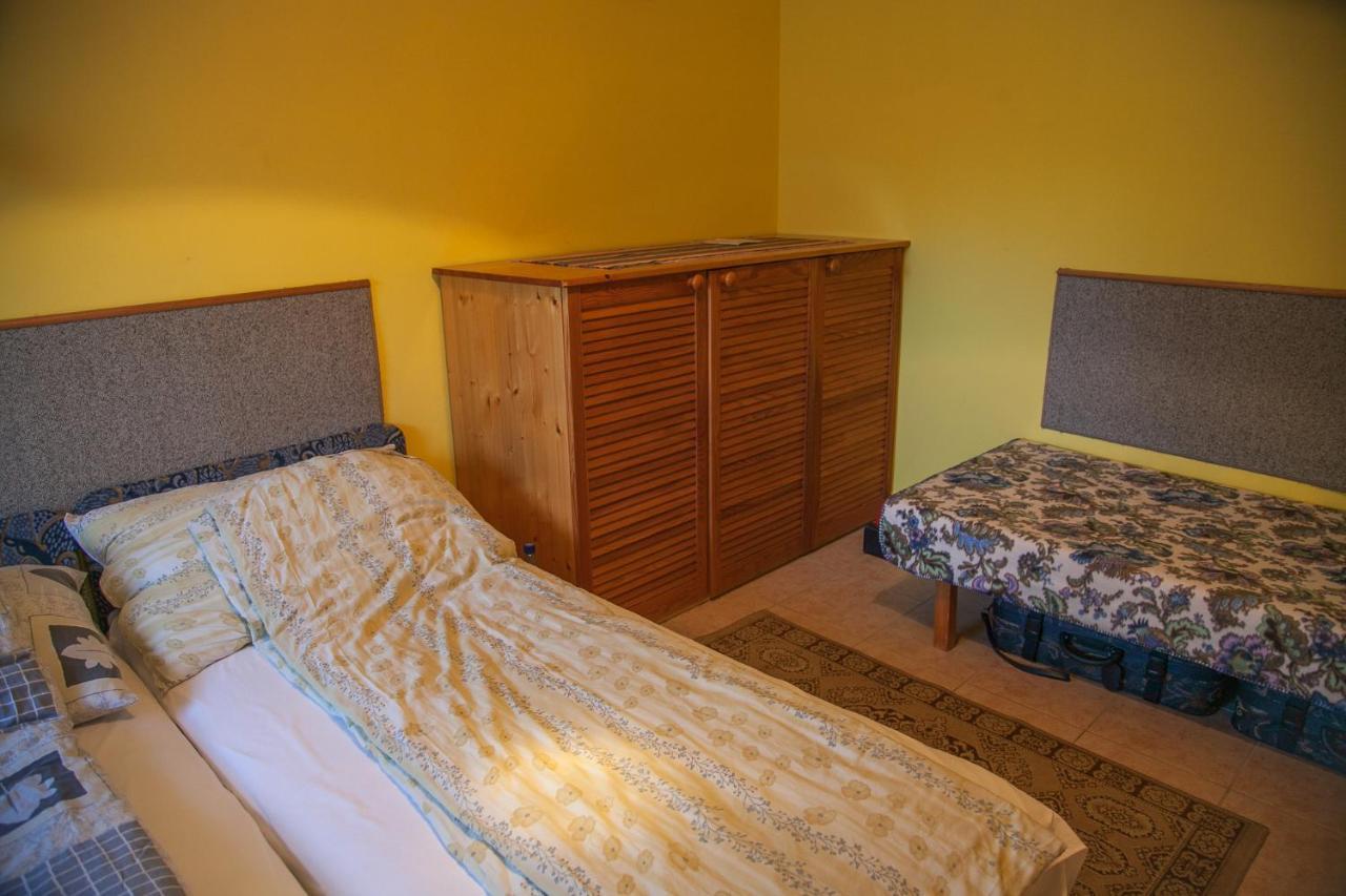 Izabella Panzio Bed & Breakfast Hajduszoboszlo Bagian luar foto