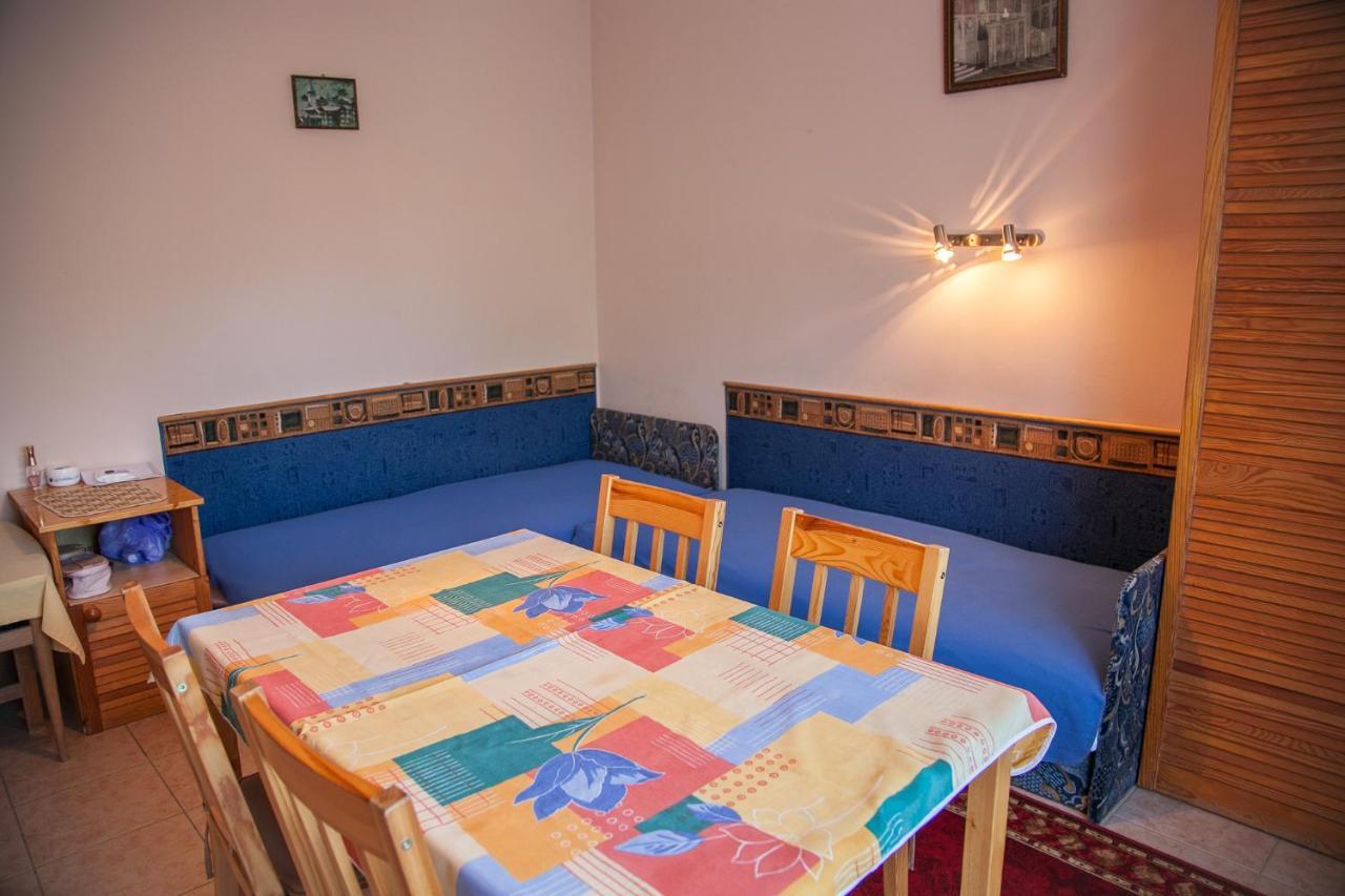 Izabella Panzio Bed & Breakfast Hajduszoboszlo Bagian luar foto