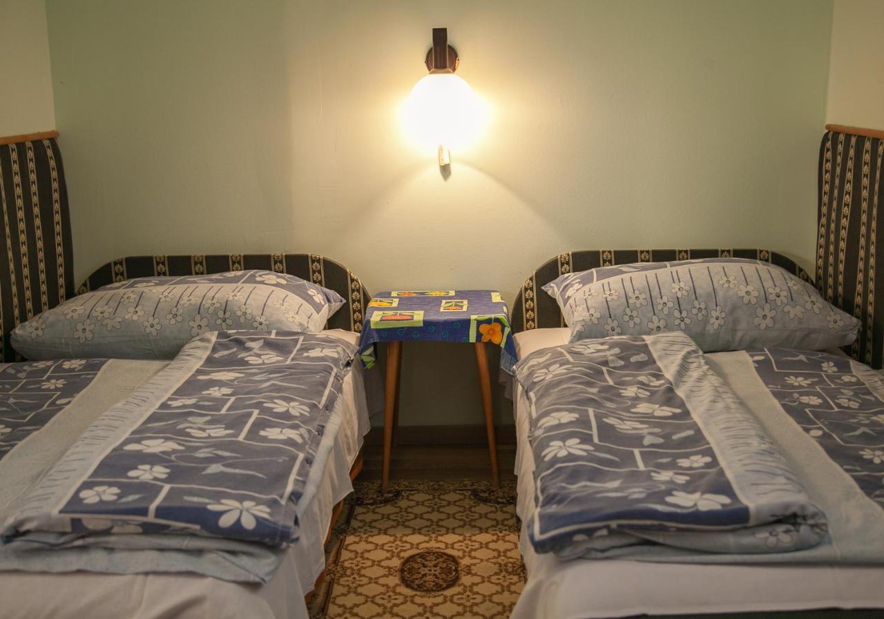 Izabella Panzio Bed & Breakfast Hajduszoboszlo Bagian luar foto