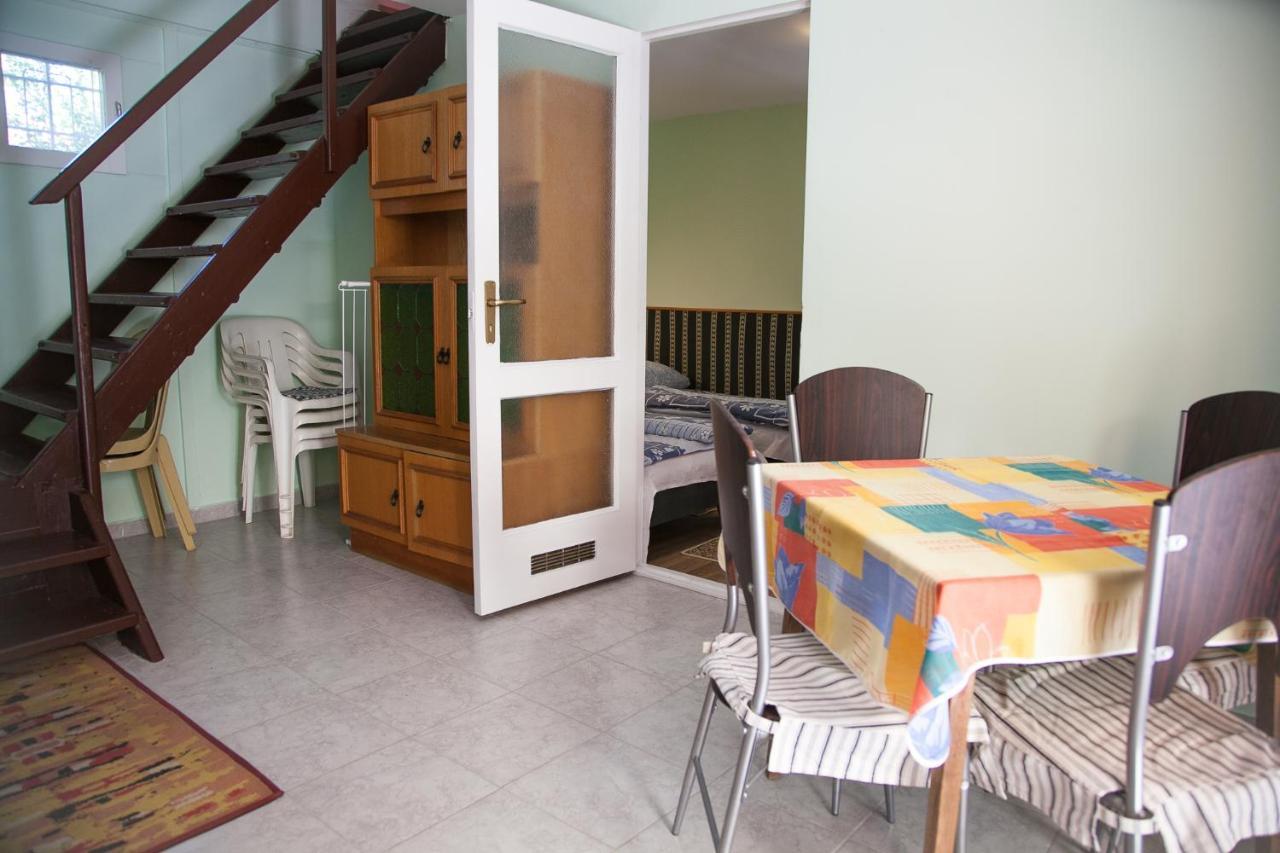 Izabella Panzio Bed & Breakfast Hajduszoboszlo Bagian luar foto