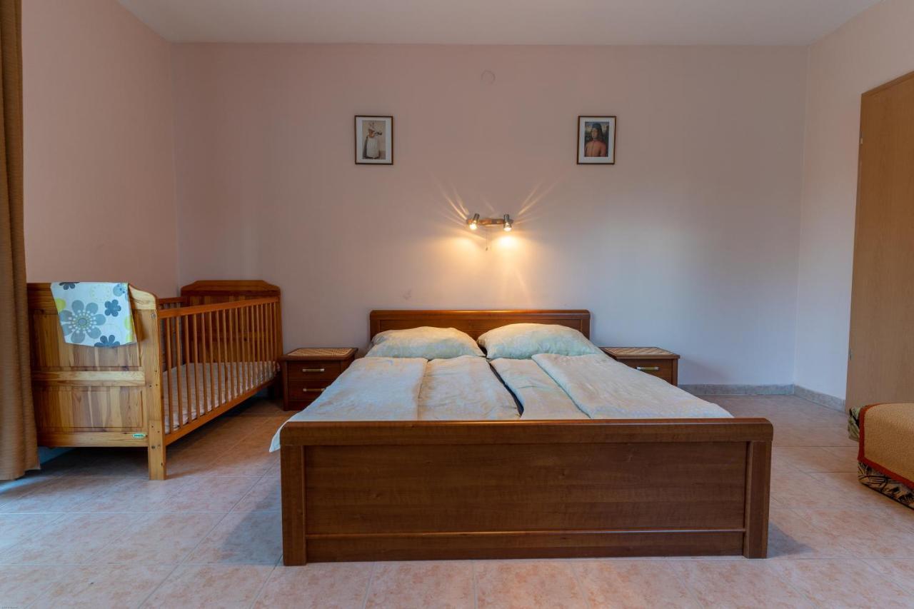 Izabella Panzio Bed & Breakfast Hajduszoboszlo Bagian luar foto