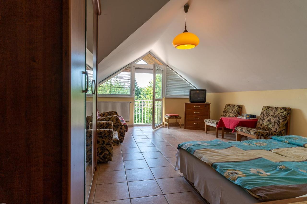 Izabella Panzio Bed & Breakfast Hajduszoboszlo Bagian luar foto