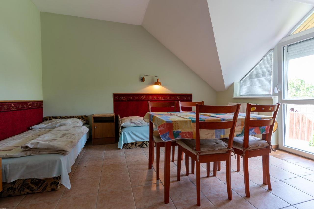 Izabella Panzio Bed & Breakfast Hajduszoboszlo Bagian luar foto