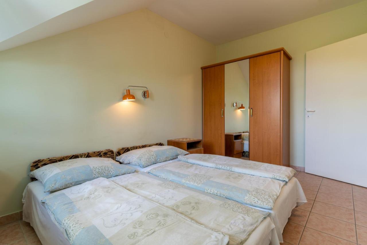 Izabella Panzio Bed & Breakfast Hajduszoboszlo Bagian luar foto
