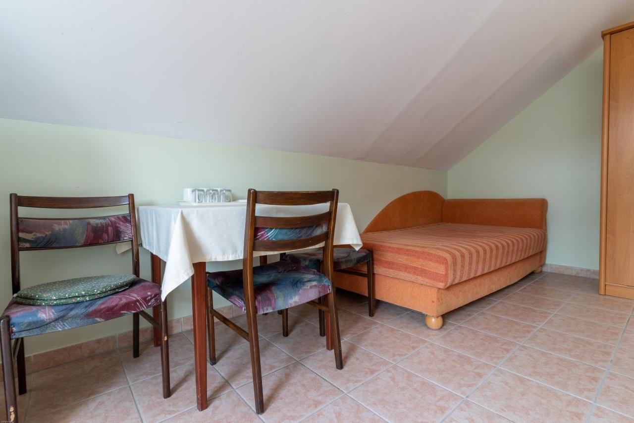 Izabella Panzio Bed & Breakfast Hajduszoboszlo Bagian luar foto