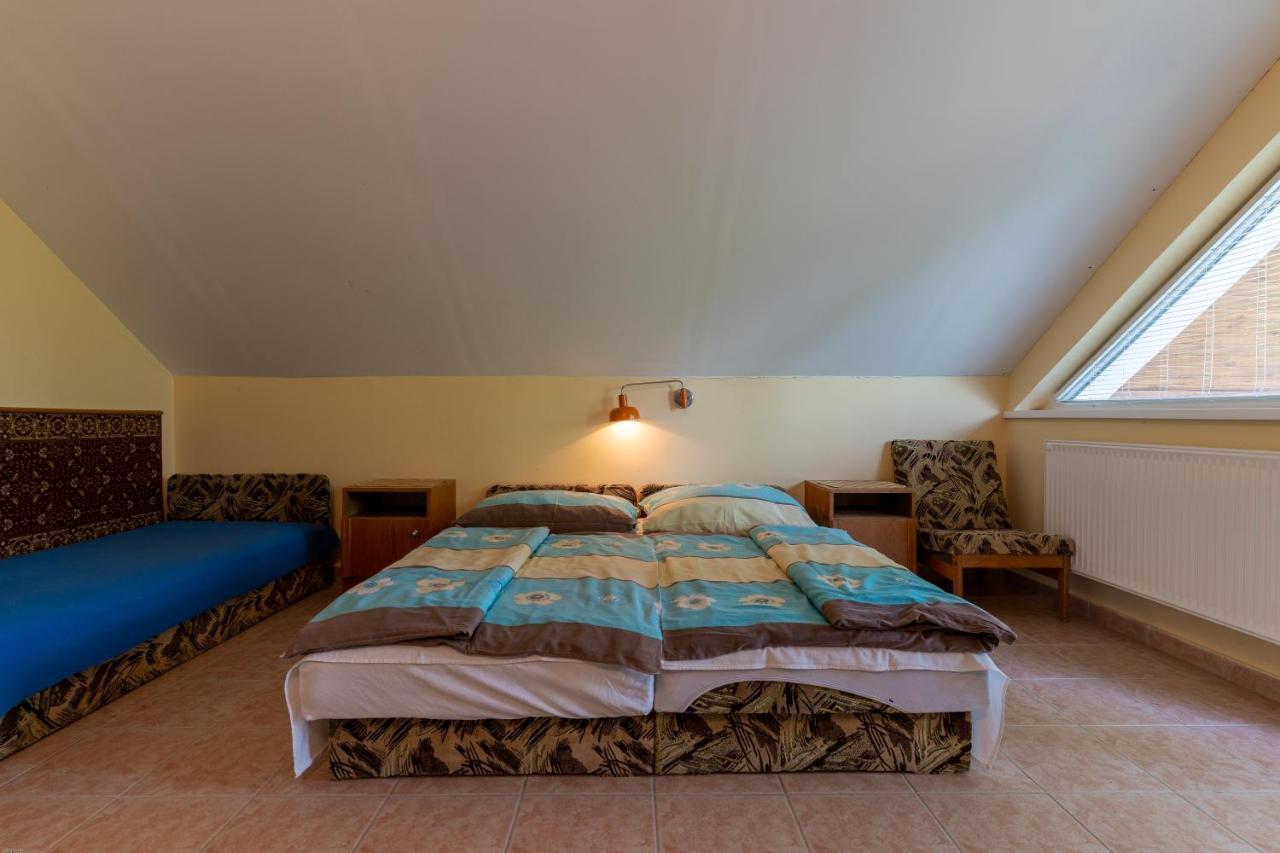 Izabella Panzio Bed & Breakfast Hajduszoboszlo Bagian luar foto