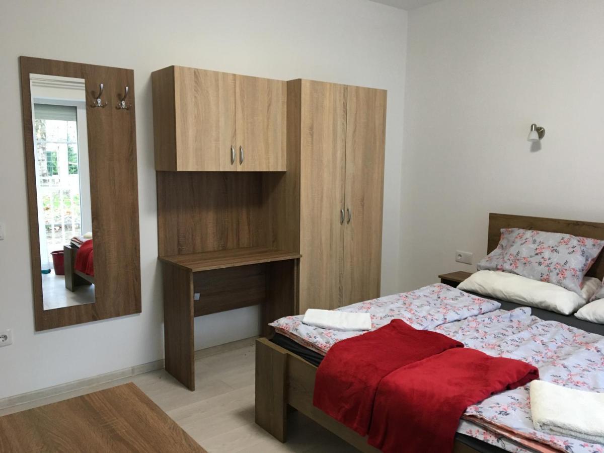 Izabella Panzio Bed & Breakfast Hajduszoboszlo Bagian luar foto