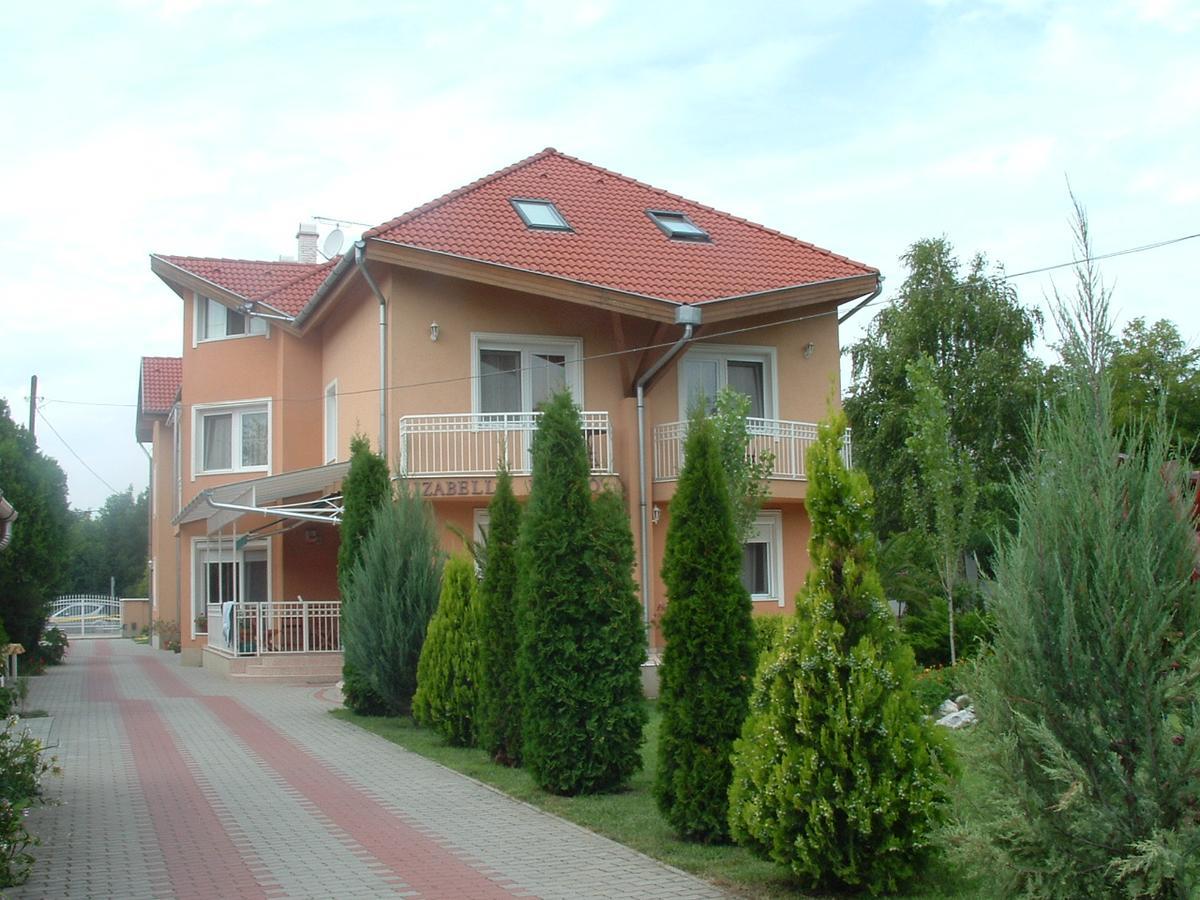 Izabella Panzio Bed & Breakfast Hajduszoboszlo Bagian luar foto
