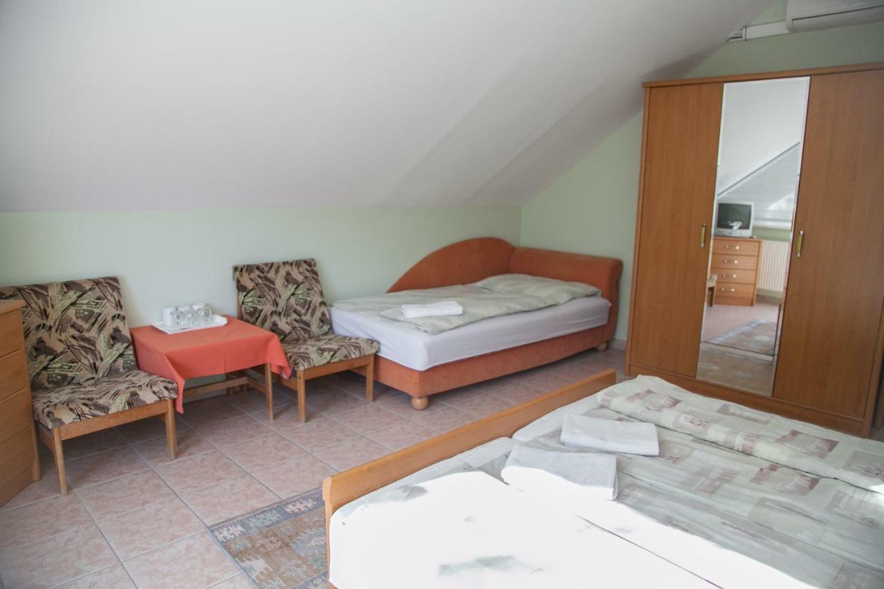 Izabella Panzio Bed & Breakfast Hajduszoboszlo Bagian luar foto