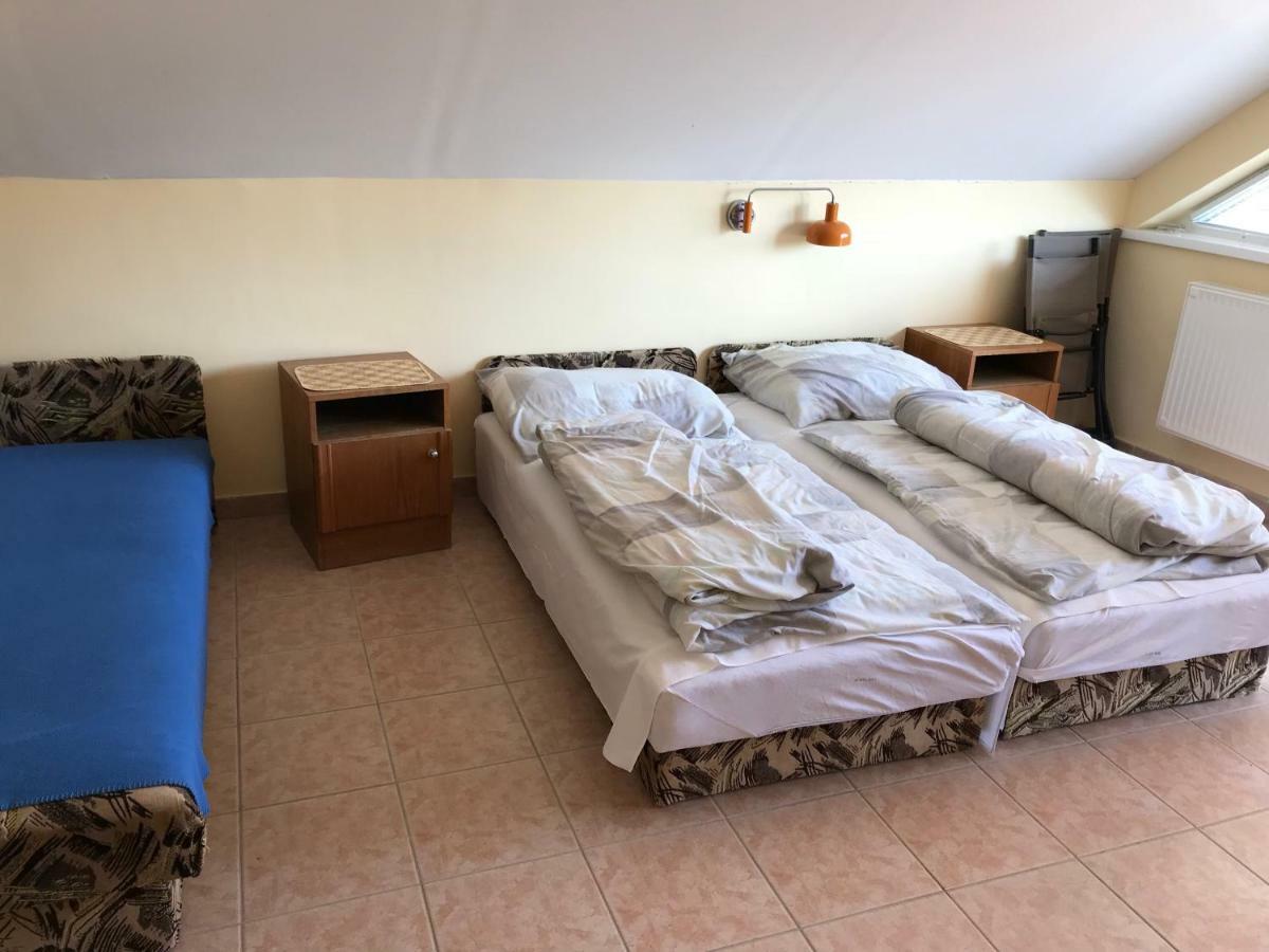 Izabella Panzio Bed & Breakfast Hajduszoboszlo Bagian luar foto